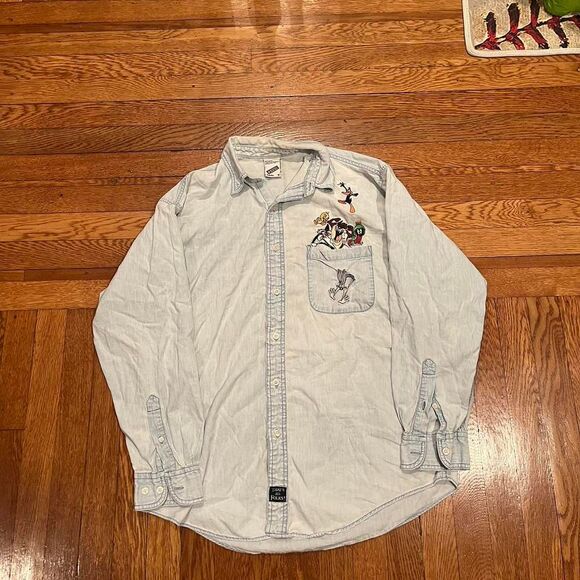 Vintage looney tunes denim button down. Rip shown‎ - Picture 1 of 6